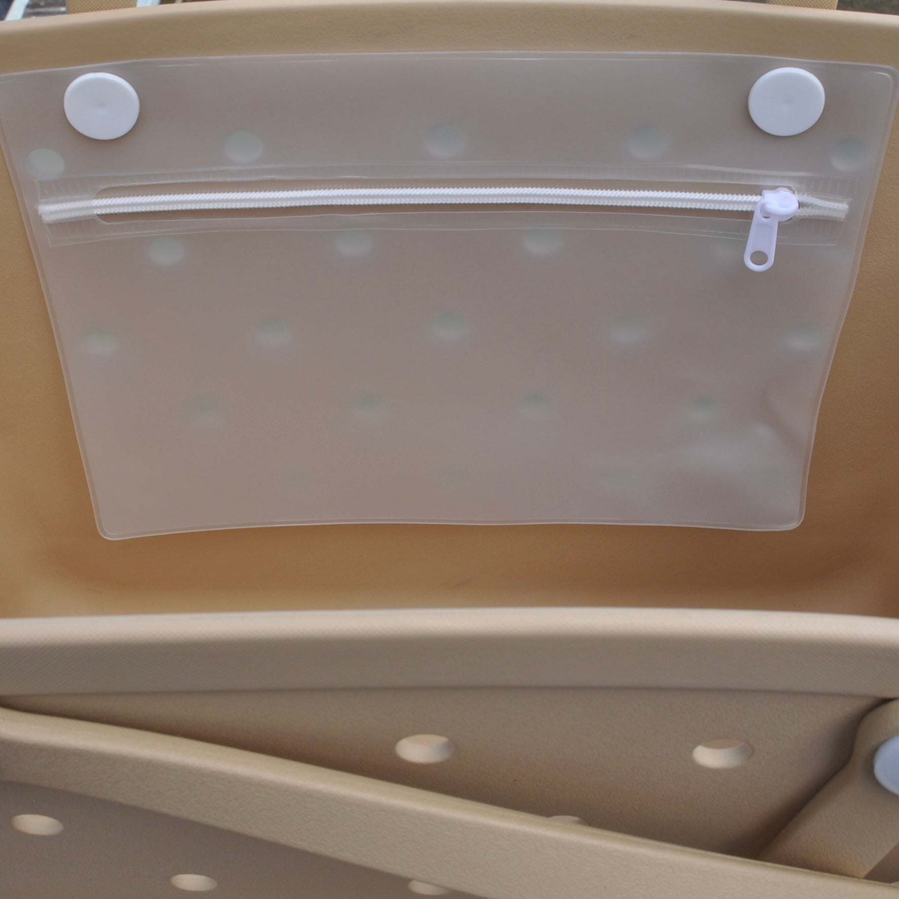 Sand Eva Silicone bag showing the insert with zipper.